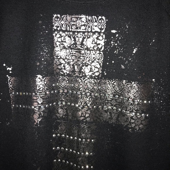 light weight beautiful cross logo sweater - Picture 2 of 7